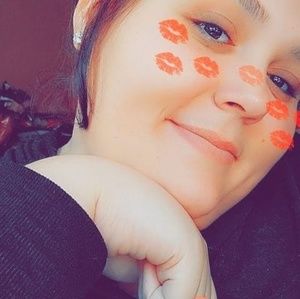 Meet your Posher, Nicky elaine